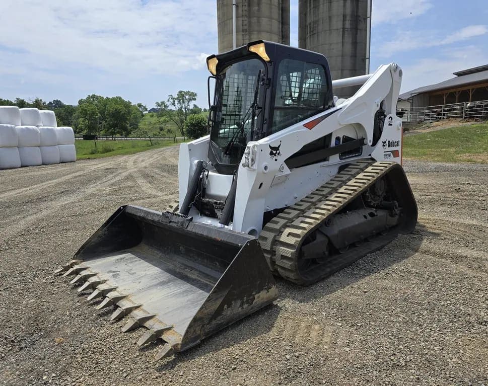 2017 Bobcat T870 listing photo — photo 1 of 41