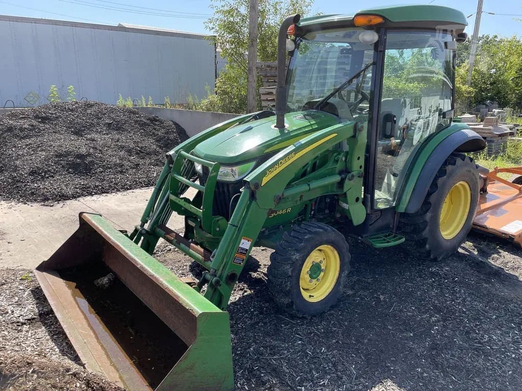 2017 John Deere 3046R listing photo — photo 1 of 17