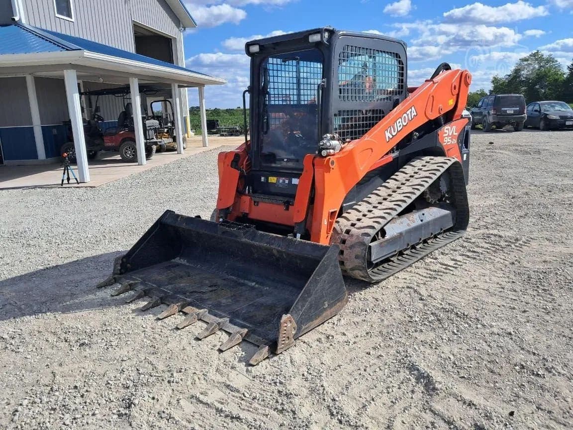 2018 Kubota SVL95-2S listing photo — photo 1 of 31