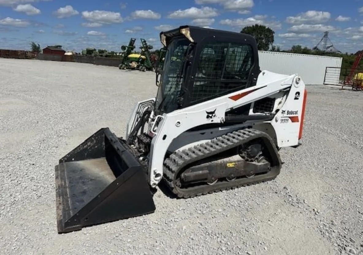 2019 Bobcat T450 Track Skid Steer listing photo — photo 1 of 30